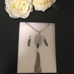 NWOT Silver Tone Feather Earrings and Necklace Set